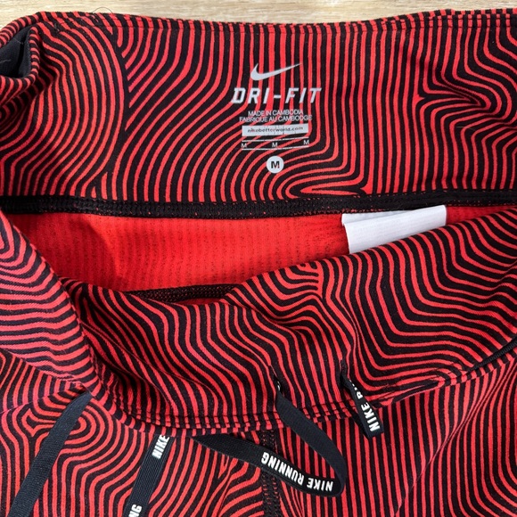 Bundle of 2 Nike Crop Leggings Medium - Picture 4 of 9